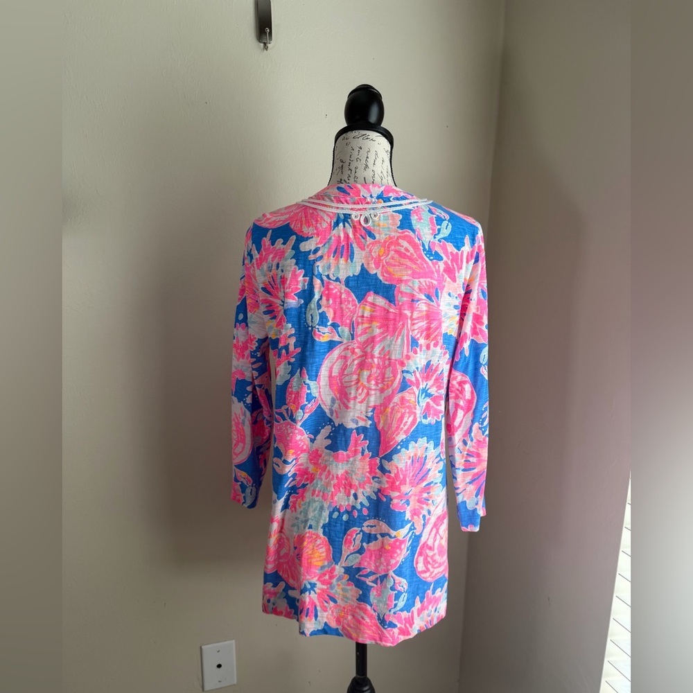 Lilly Pulitzer Vibrant Pink and Blue Tunic - Picture 4 of 10